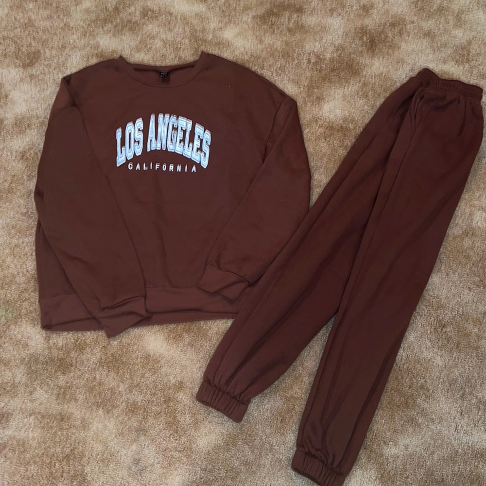 Womens brown “LA” sweatsuit